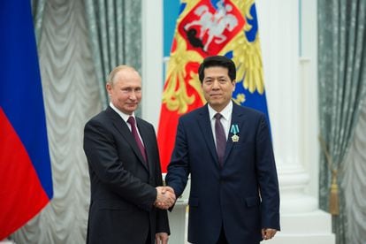 Vladimir Putin and Li Hui