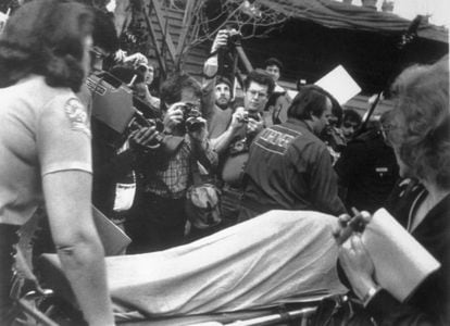 The body of John Belushi being removed from the Chateau Marmont hotel on March 5, 1982.