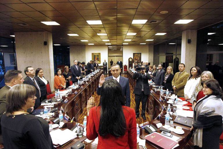 Maikel José Moreno being sworn in at the Venezuela Supreme Court.