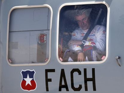 Carlos Sainz is evacuated by medical helicopter after his crash.