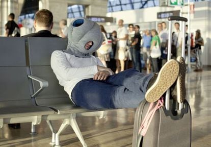 Ostrich pillow allows workers to sleep on the job