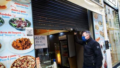 A bar in Valencia shuts down after regional authorities ordered food and drink establishments to close for 14 days.