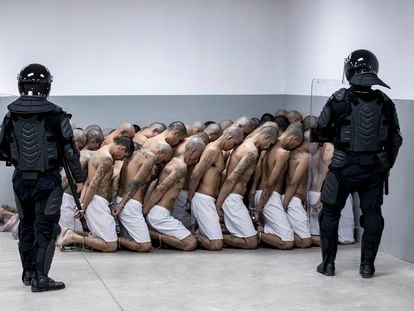 A group of detainees at the Center for the Confinement of Terrorism (CECOT).