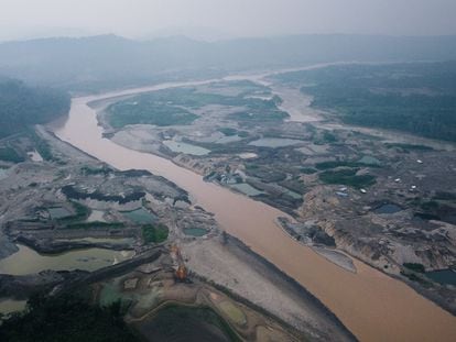 Aerial view of the Kaka river, where much of Bolivia's illegal gold mining activity is concentrated and whose polluted waters flow several kilometers downstream into Madidi National Park.
