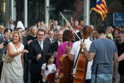 Regional premier Artur Mas (second from left) at the opening of the Diada.
