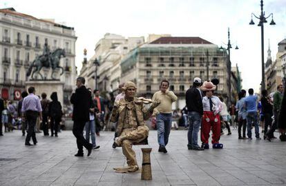 One of the Puerta del Sol&#039;s many street entertainers. 