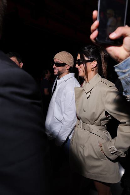 Bad Bunny and Kendall Jenner are one of this year's most surprising couples. Few expected at the beginning of 2023 that, after the cameras caught them leaving a party together after the Oscars, their story would go beyond a simple affair. Although they have never made the relationship official, after a thousand photos together, including the recent Gucci ad campaign in which the two pose holding hands, and Bad Bunny's dedication to the model in a song, it is clear that the couple, whatever kind of relationship they have, are happy to be together.