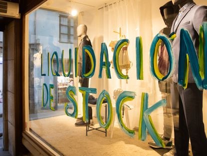 A liquidation sign in a shop in Santiago de Compostela.