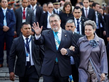 The president of Guatemala, Bernardo Arévalo, and his wife, Lucrecia Peinado, on Monday in Guatemala City.