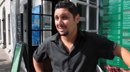Zakaria, a waiter living in La Linea but working in Gibraltar, has been affected by the recent border controls.