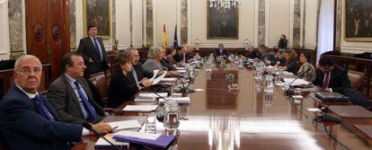 Members of the prosecutors' advisory body, the Junta de Fiscales de Sala, meet on Wednesday.