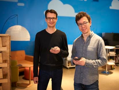 Severin Hacker y Luis von Ahn, fundadores de la aplicación de aprendizaje de idiomas Duolingo.