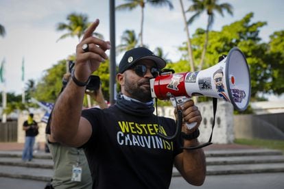 The leader of the Proud Boys, Enrique Tarrio, during an act of the Black Lives Matter movement in Miami, on May 25, 2021.