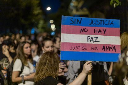 In Athens, protesters hold a rally denouncing the murder of Anna Hernández