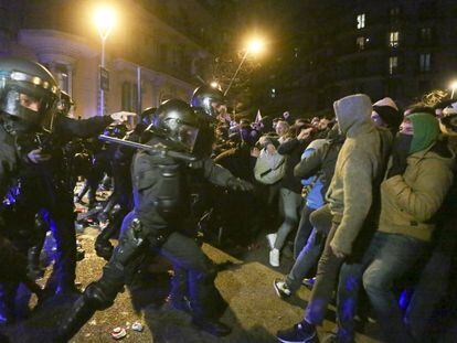 Clashes in Barcelona against the arrest of Carles Puigdemont.