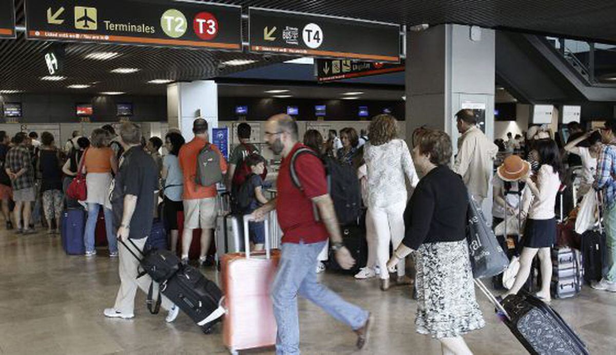 Spanish public transport use drops by seven million passengers in one ...