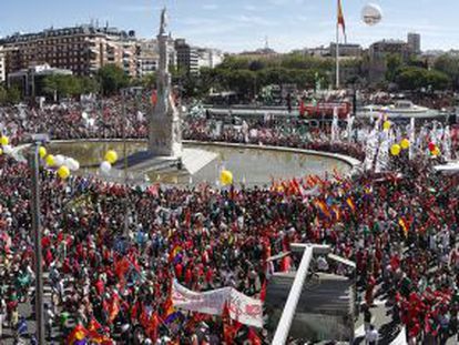 Thousands of people converge in Madrid&rsquo;s Col&oacute;n Square to demand the government take back its austerity measures. 