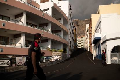 Areas that have been evacuated in Puerto Nao, La Palma.
PHOTO: PACO PUENTES / EL PAÍS