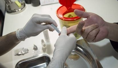 A patient is tested for sexually transmitted diseases in Barcelona.