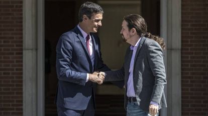 Pedro Sánchez and Pablo Iglesias meet in La Moncloa.