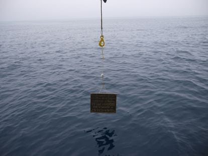 The plaque commemorating the 275 drowned crew members from the ‘Mercedes.' 