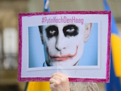 A protest in support of Ukraine in Dresden, calling on Russian President Vladimir Putin to be put on trial.