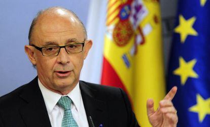 Finance Minister Cristobal Montoro Romero announces Spain&#039;s 2012 budget plans.