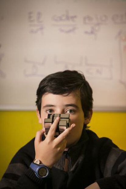 Raúl, 12, inside a classroom in Mérida (Badajoz).
