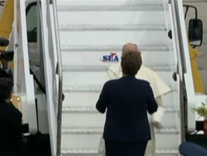 The pope arrives in Brazil (Spanish narration).