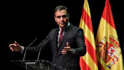 Spanish Prime Minister Pedro Sánchez explains his plan to issue pardons to Catalan separatist leaders in Barcelona.