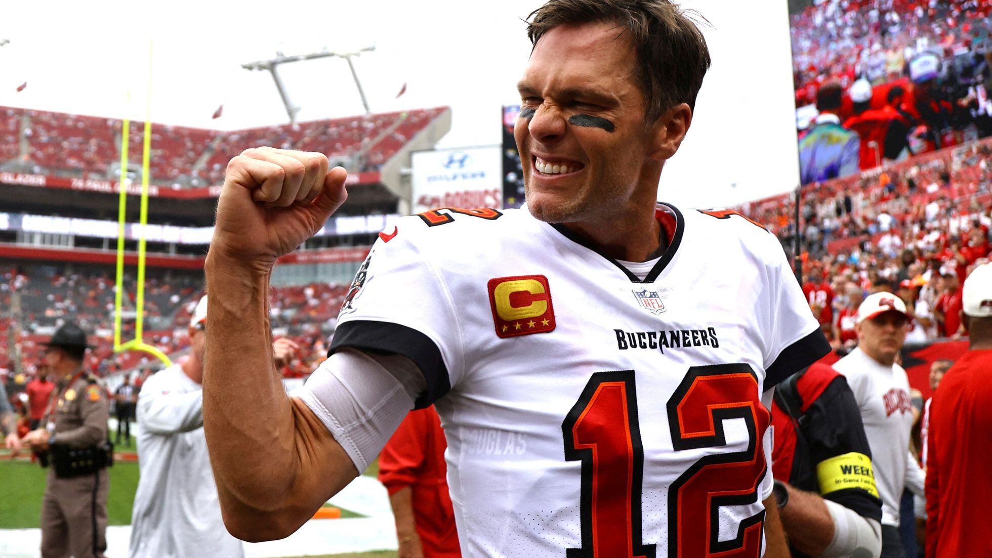 Stadium - It's official Tom Brady has signed with the Tampa Bay  Buccaneers. 