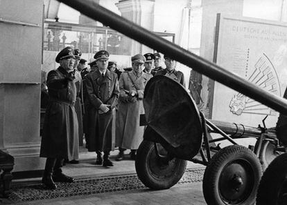 Adolf Hitler visiting the Special exhibition of war loot from Russia in the Zeughaus (old arsenal) in Berlin, where Rudolf Christoph von Gersdorff made an attempt on Hitlers life.