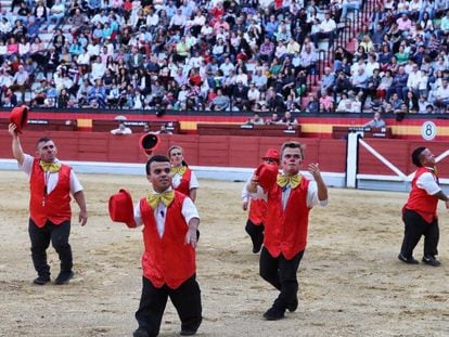 A show of bullfighting dwarfs run by the comedy troupe Diversiones en el Ruedo.