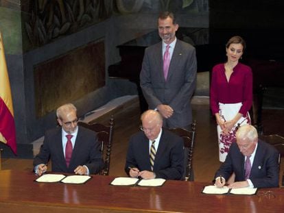 The king and queen of Spain preside the presentation of the new Siele test.