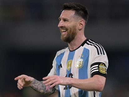 Argentina's forward Lionel Messi celebrates scoring his team's third goal during the friendly football match between Argentina and Curacao at the Madre de Ciudades stadium in Santiago del Estero, in northern Argentina, on March 28, 2023.
