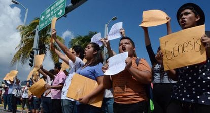 Demonstration for missing students in Veracruz.