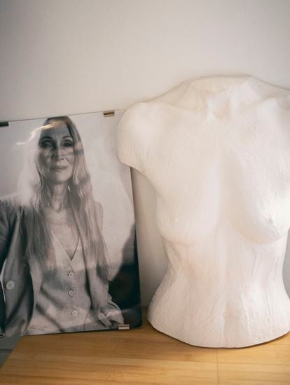 An image from Montesdeoca’s bedside table, with a photo of her and a torso.