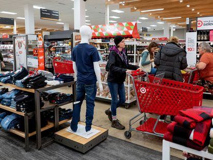 Shoppers converge in a Target store ahead of the Thanksgiving holiday and traditional Black Friday sales in Chicago, Illinois, U.S. November 21, 2023.