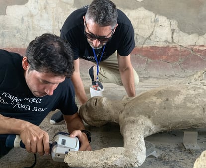 Gianni Gallello, left, with Llorenç Alapon, at the Pompeii site