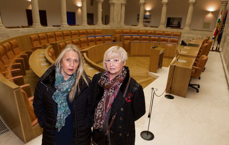 Sisters Magdalena (l) and Montse Martínez in La Rioja parliament building, which until 1978 was the Logroño tobacco factory.