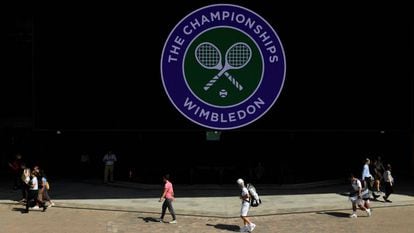 Wimbledon uses a seeding system based on performance on grass courts.