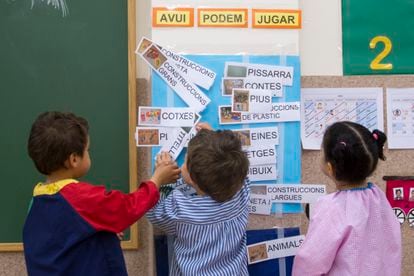 A file photo of the public school Reina Violant-Comas i Solà in Barcelona in 2013.