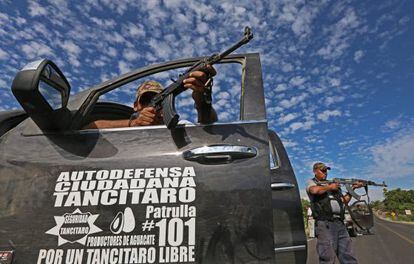 Members of the self defense forces seen in Nueva Italia, Michoacán.