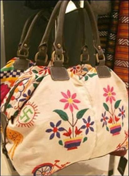 The bag with a swastika design, taken off sale by Zara in 2007.
