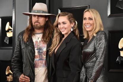 Billy Ray Cyrus, Miley Cyrus and Tish Cyrus at the Grammy Awards in Los Angeles on February 10, 2019.