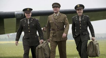 Matt Damon, Hugh Bonnevill and George Clooney, in a scene from The Monuments Men.