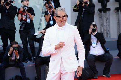  Jeff Goldblum walks the red carpet at the 75th Venice Film Festival.