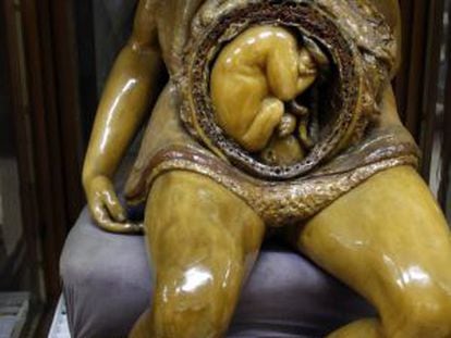 ‘The Mother’, by the sculptor Juan Cháez.