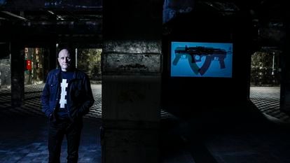 Conceptual artist Trevor Paglen, in front of his installation at the Matadero Madrid center, on February 1.