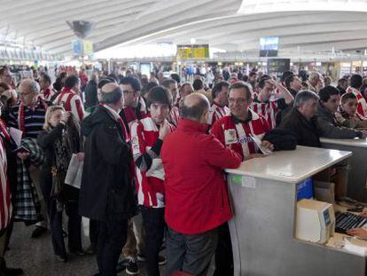 Hundreds of Athletic fans wait for their flight to Manchester at Bilbao airport this morning.